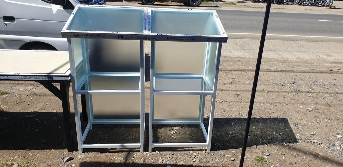 Display Shelves & Cabinets