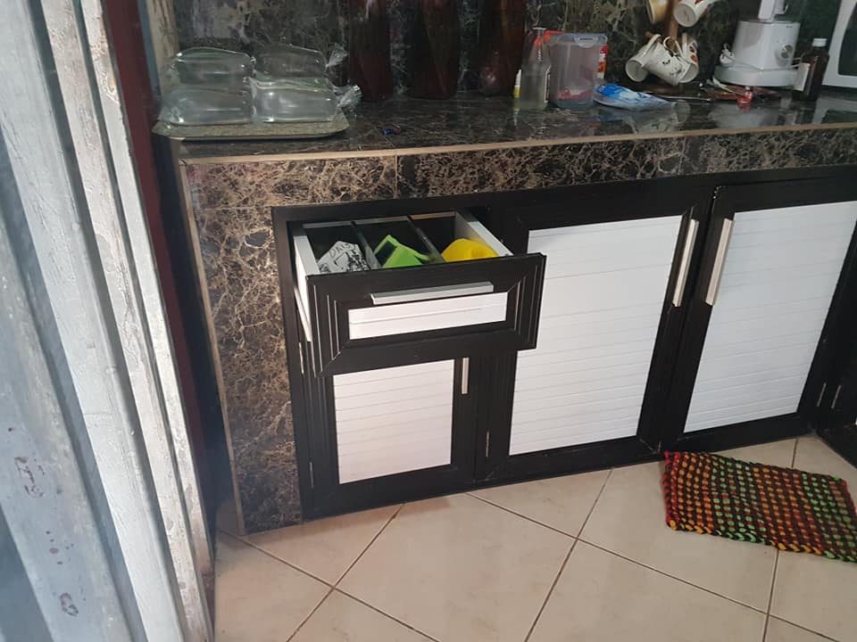 Lower Cabinet Drawers